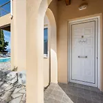 Pangolas Paxos Apartament Longós