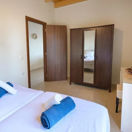 Pangolas Paxos Apartament *