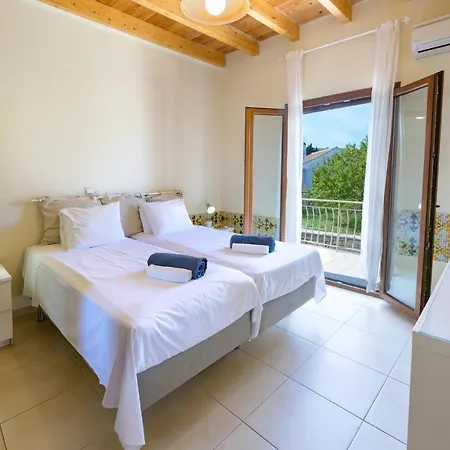 Pangolas Paxos Apartament Longós
