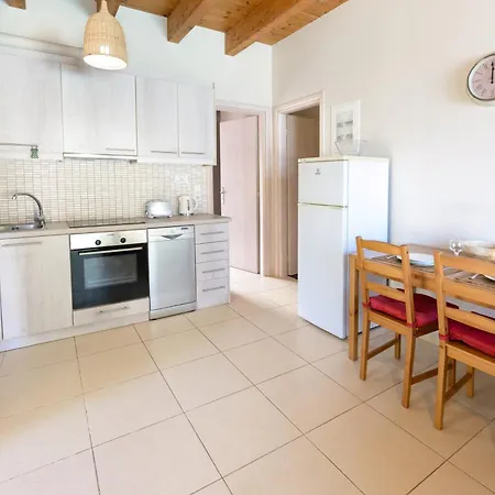 Pangolas Paxos Apartman Longósz